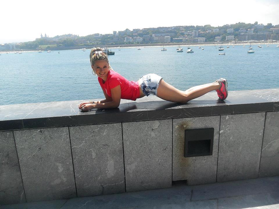 25P Romanian girl: Florentina