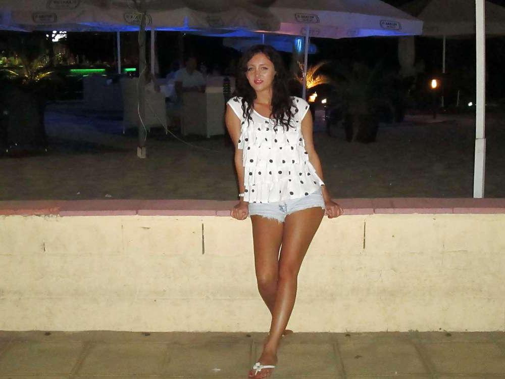 25P Romanian girl 10