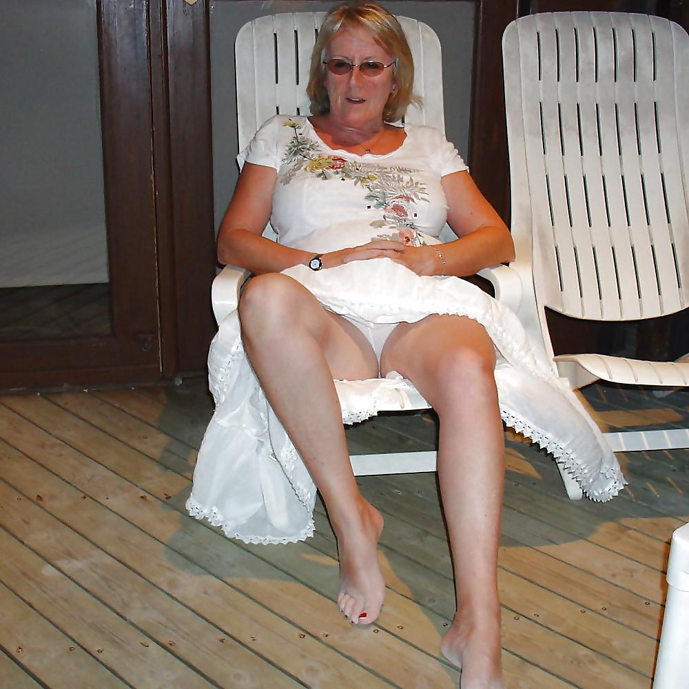 20P Upskirt White Panties 2