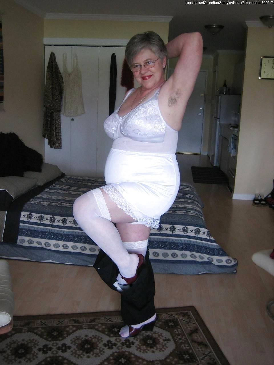 25P Granny 24