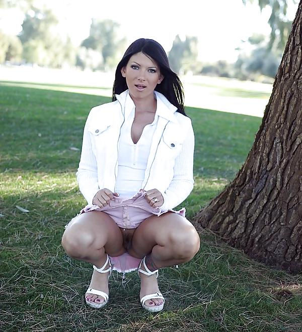 15P Upskirt No Pants 7