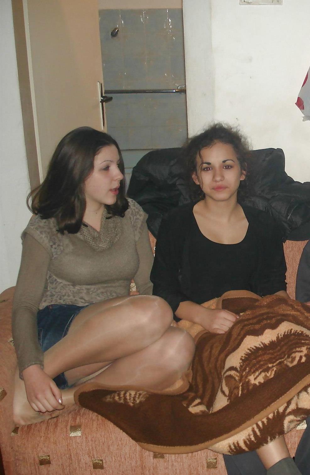14P Amateur girls non nude 2