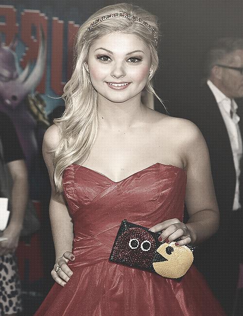 11P Stefanie Scott