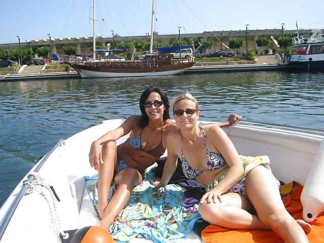 25P NON-NUDE girls around water 4
