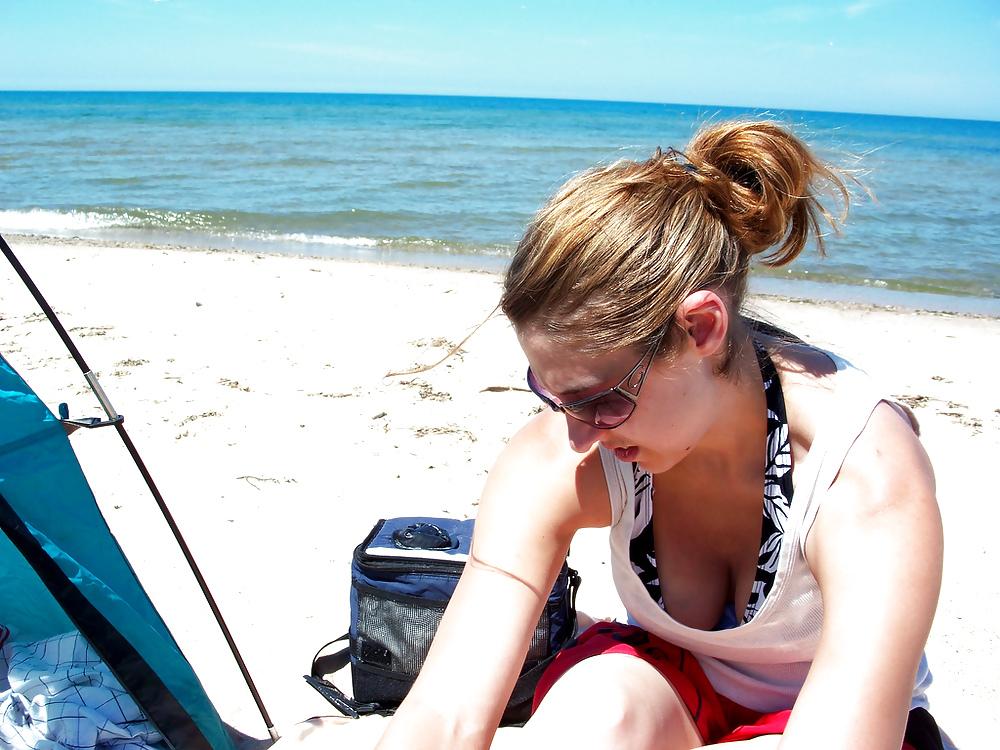 25P NON-NUDE girls around water 4