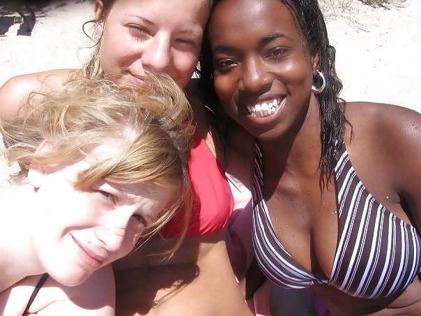 25P NON-NUDE girls around water 4