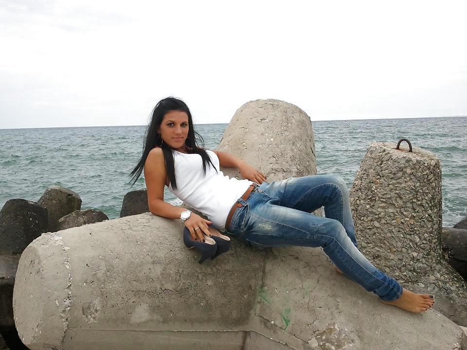 7P Romanian girl: Dorina