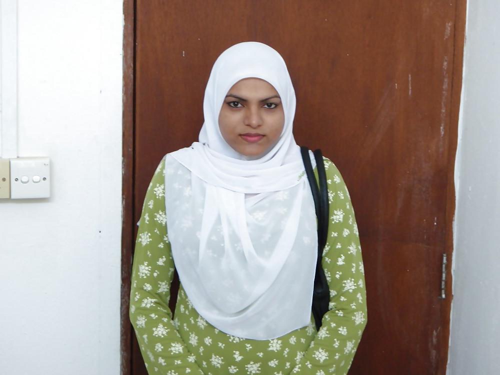 10P Maldivian hijab girl 3