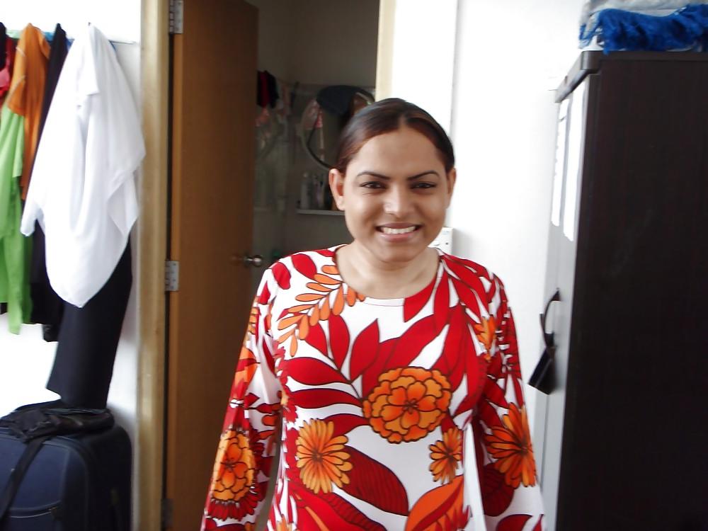 10P Maldivian hijab girl 3