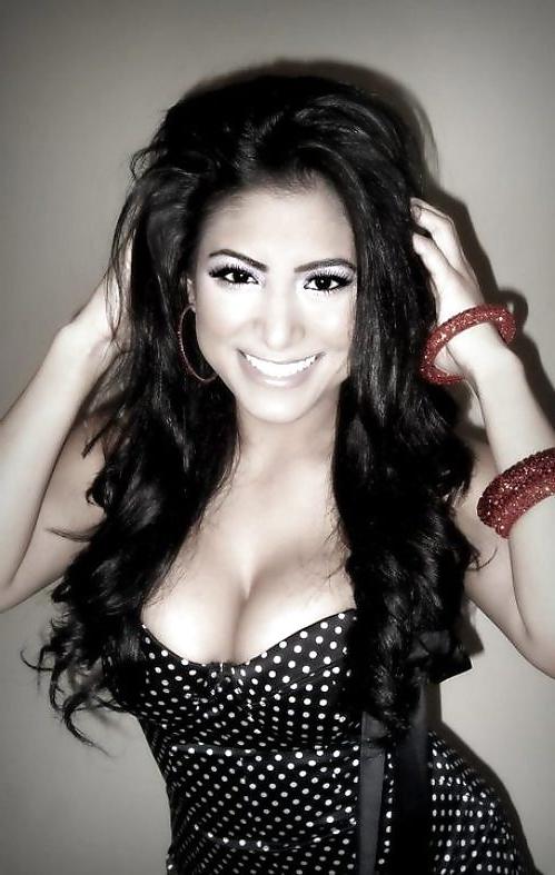 25P Brunettes Are Hot