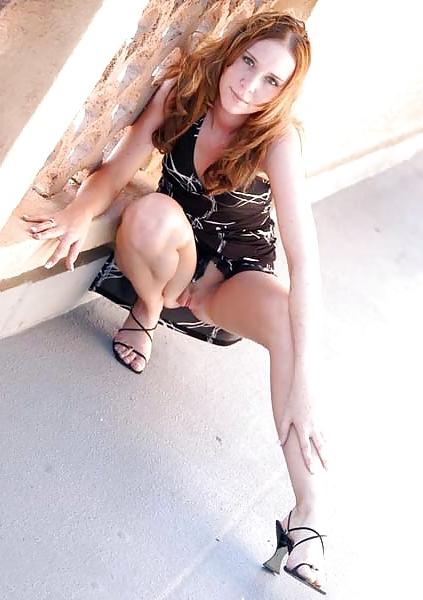 15P Upskirt ohne Hose 3