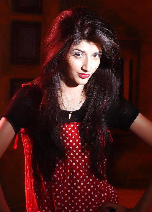 25P Asian Delight  Pick ONE, WHY & HOW ?  NEED COMMENTS