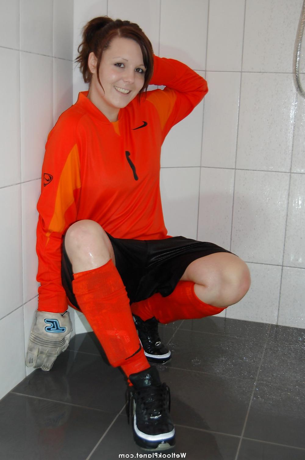 22P Girls in nike air max trainers