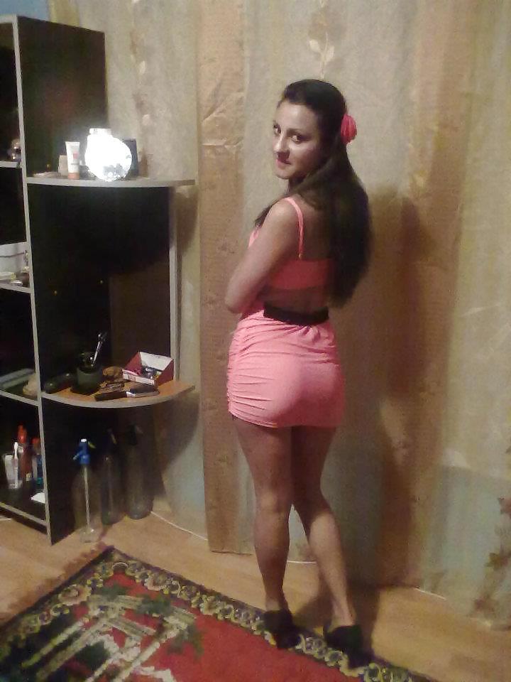 25P Romanian girl: Nicoleta