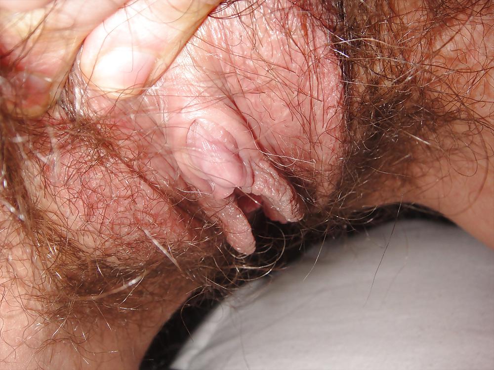 14P Huge close-ups of my clit and hairy lips