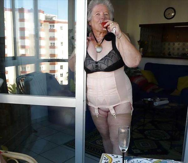 25P Granny 27