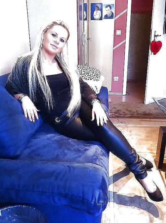 25P Facebook sluts in hot leggings 7