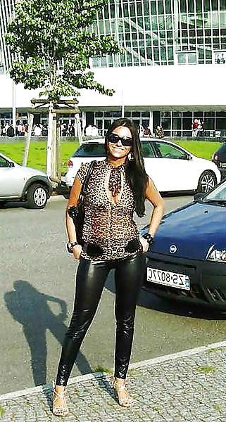 25P Facebook sluts in hot leggings 7
