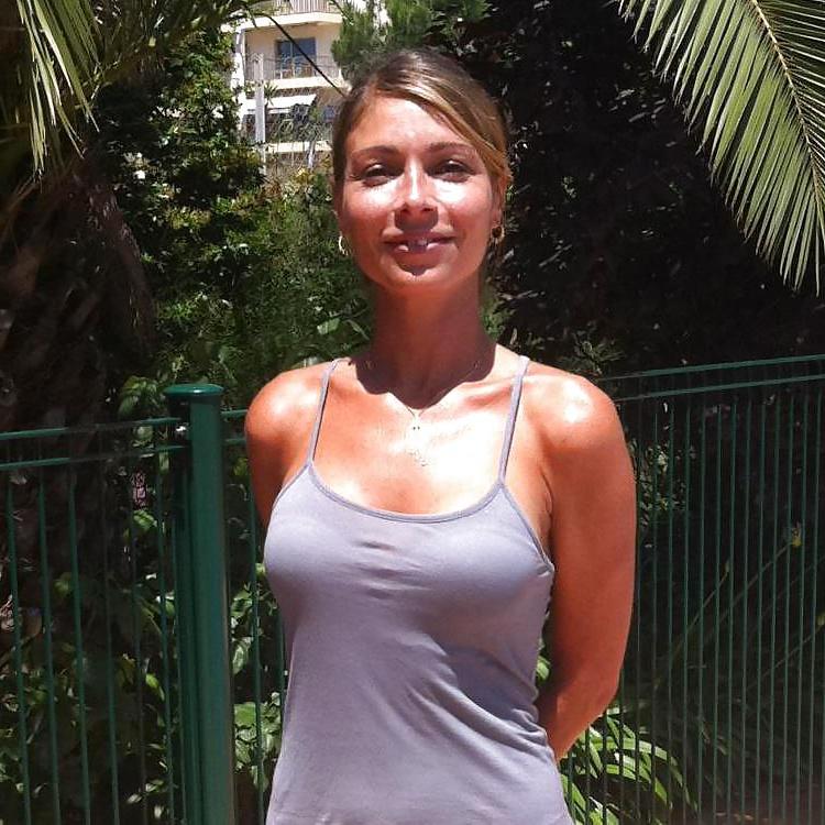 25P Les salopes sexy but no nude 