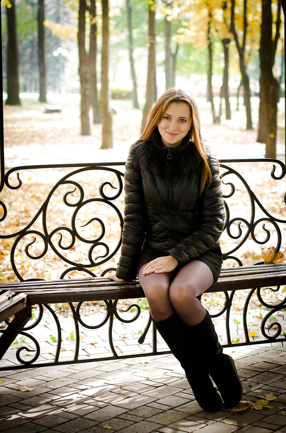 25P SocialNet Upskirt