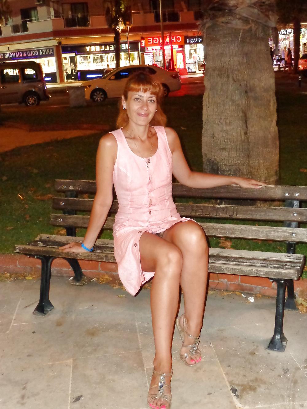 25P SocialNet Upskirt