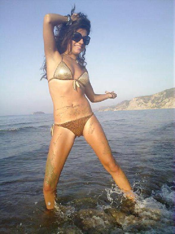 12P Greek girl: Aella