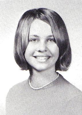 6P 60 Something Realtor Dorie: Needs To Fuck Young Black Cock