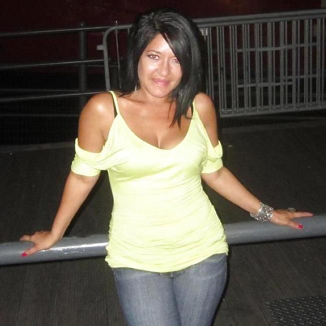 16P Puerto Rican milfs (non-nude)