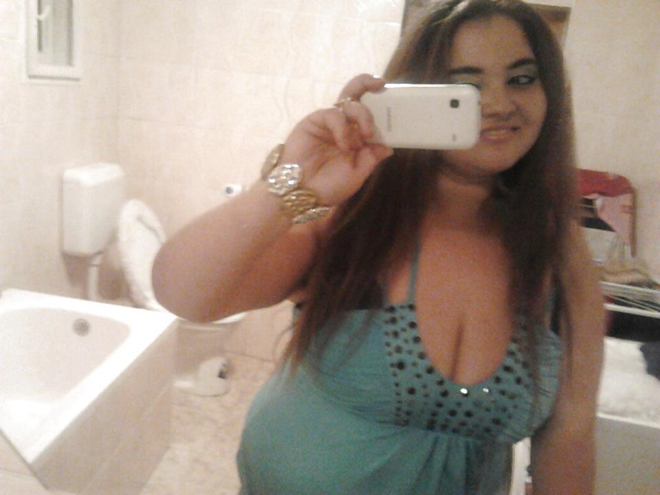 18P Romanian girl: Mihaela