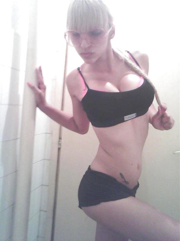 16P Sexy amateurs(non nude)
