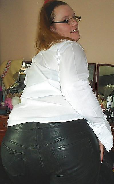 10P BBW Babe in Leatherpants