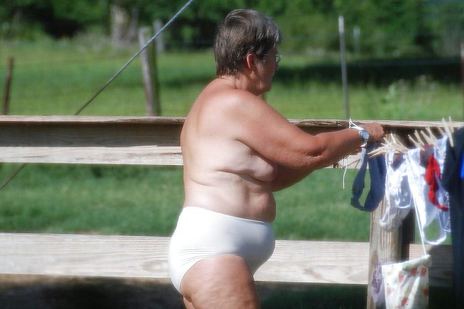 25P Grannies in holiday