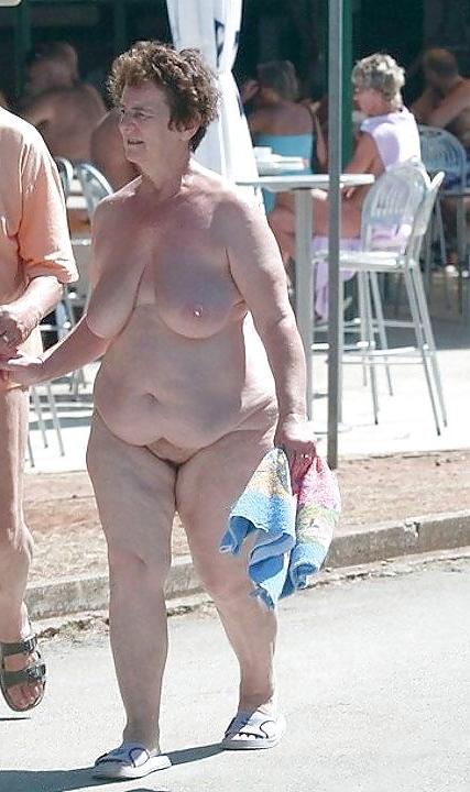 25P Grannies in holiday