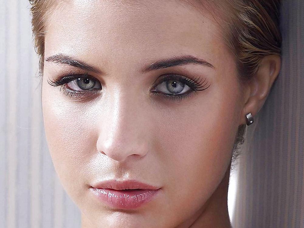 25P From the Moshe Files: Exquisite Faces