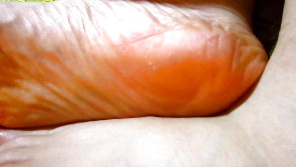 15P (2) My asian GF's feet, toes and soles! Chinese foot fetish!
