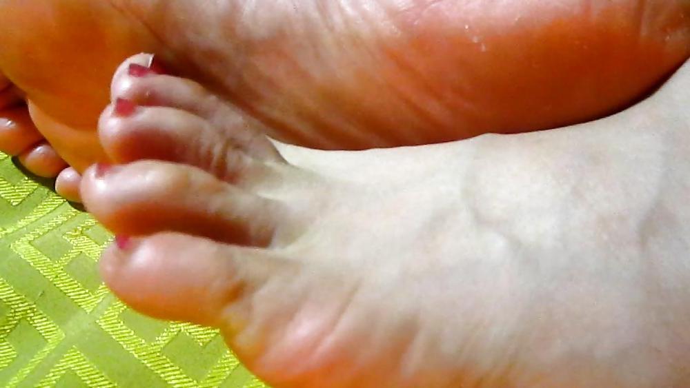 15P (2) My asian GF's feet, toes and soles! Chinese foot fetish!