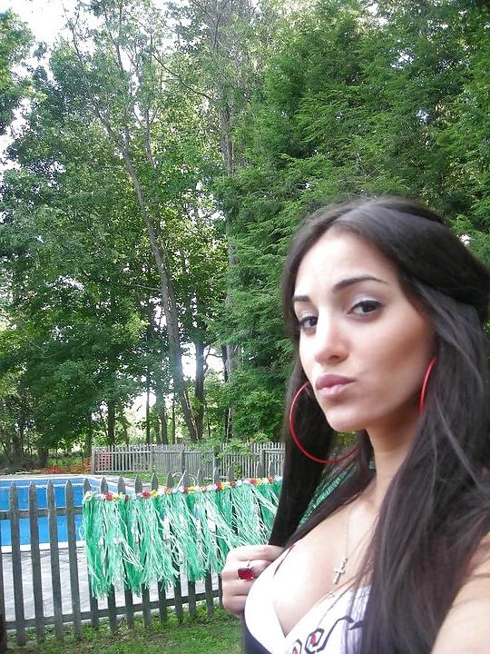 9P Facebook girls (non-nude)