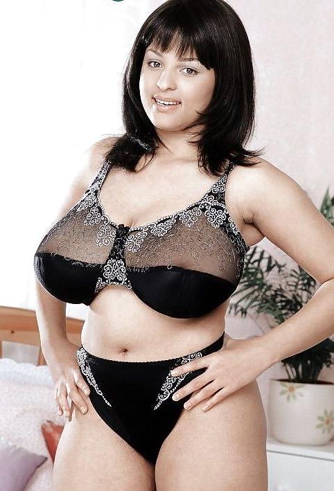 25P Ebony Women in Lingerie 1