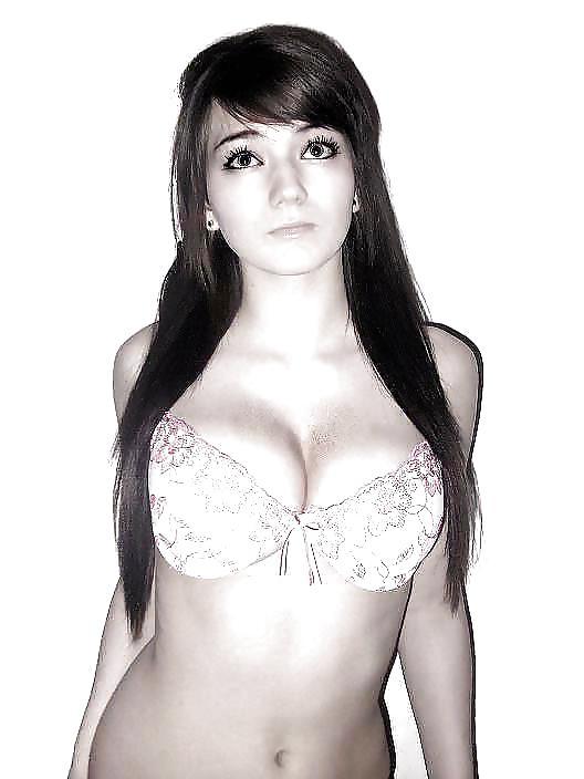 20P Clothed busty beauties 2 (non nude)