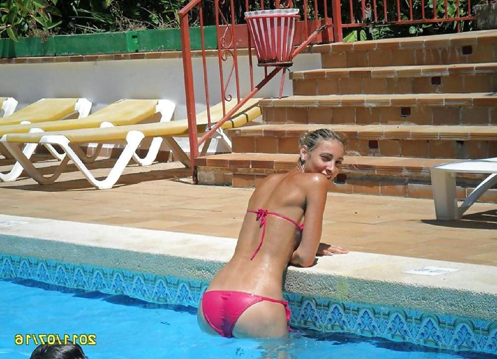 11P Romanian girl: elena