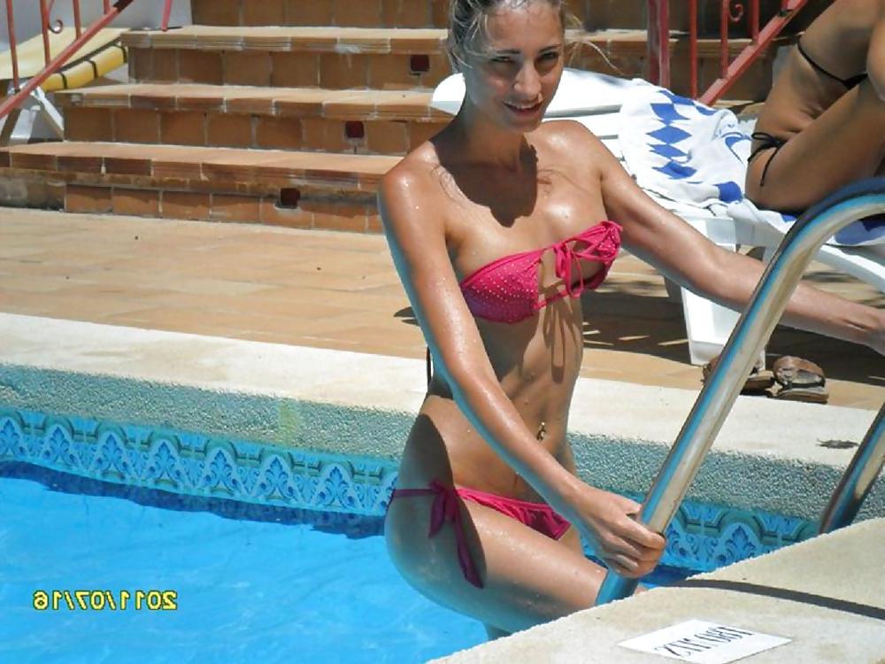 11P Romanian girl: elena