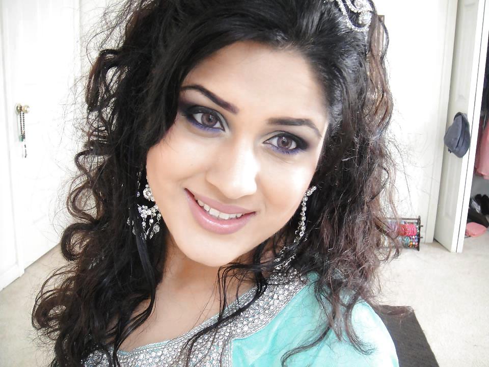 14P Hot muslim girls