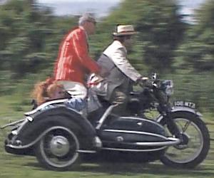 7P Matt Smith isnt the 1st Dr Who to take to a moterbike