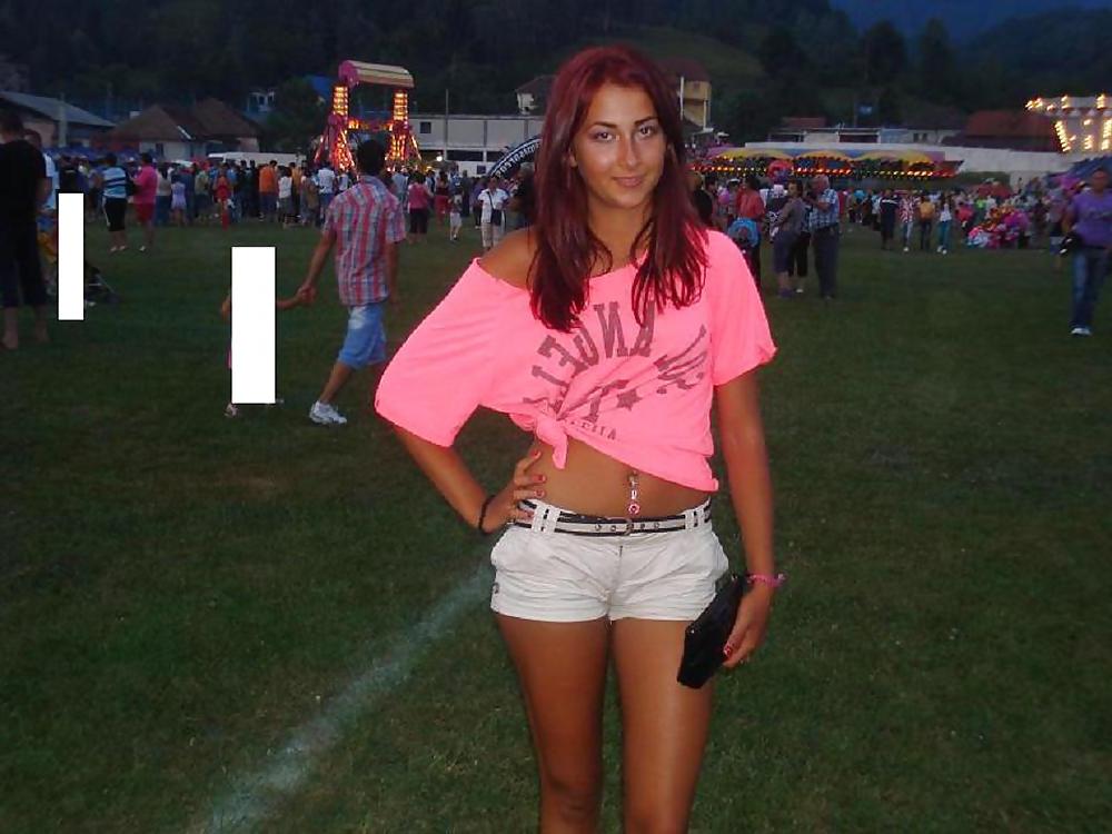 15P Romanian girl: oana