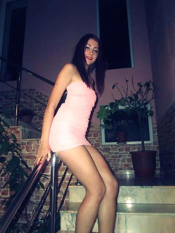 15P Romanian girl: oana