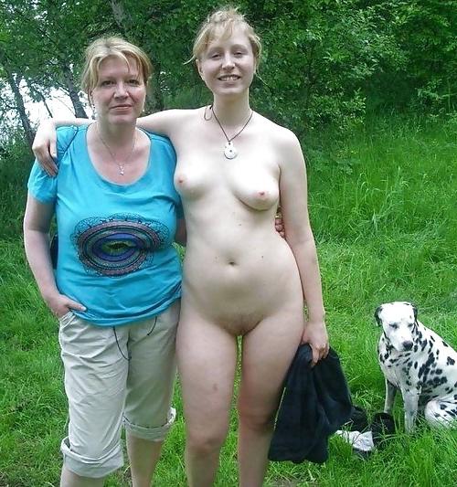11P Mother & daughter