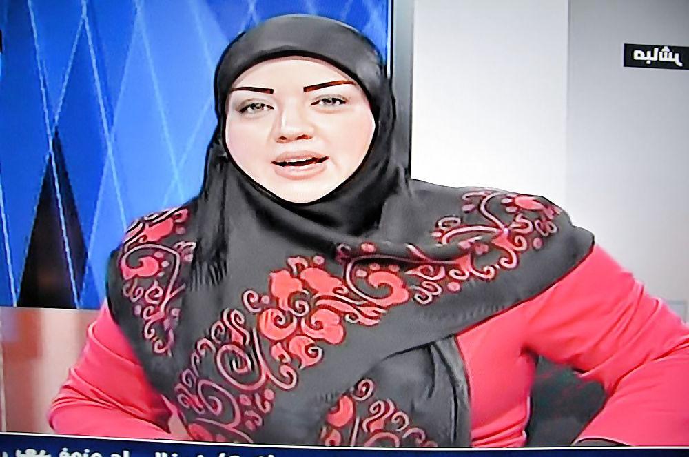 25P Hijab presenter
