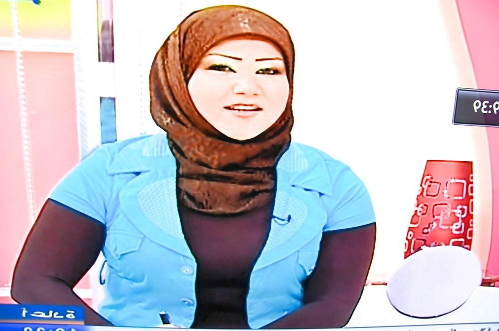 25P Hijab presenter