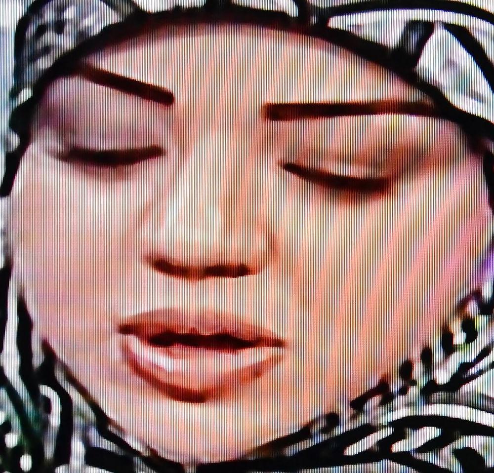 25P Hijab presenter