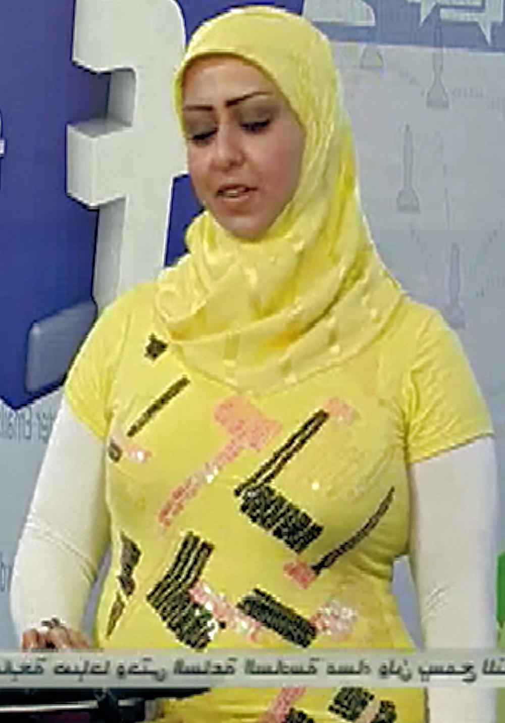 25P Hijab presenter